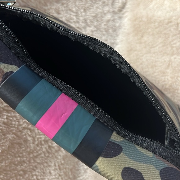 PRENELOVE PreneLOVE Pink Army Wristlet - Picture 9 of 9